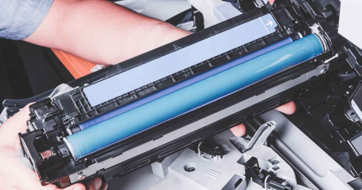 یکی دیگر از قطعات تشکیل دهنده پرینتر، بلید پرینتر است.