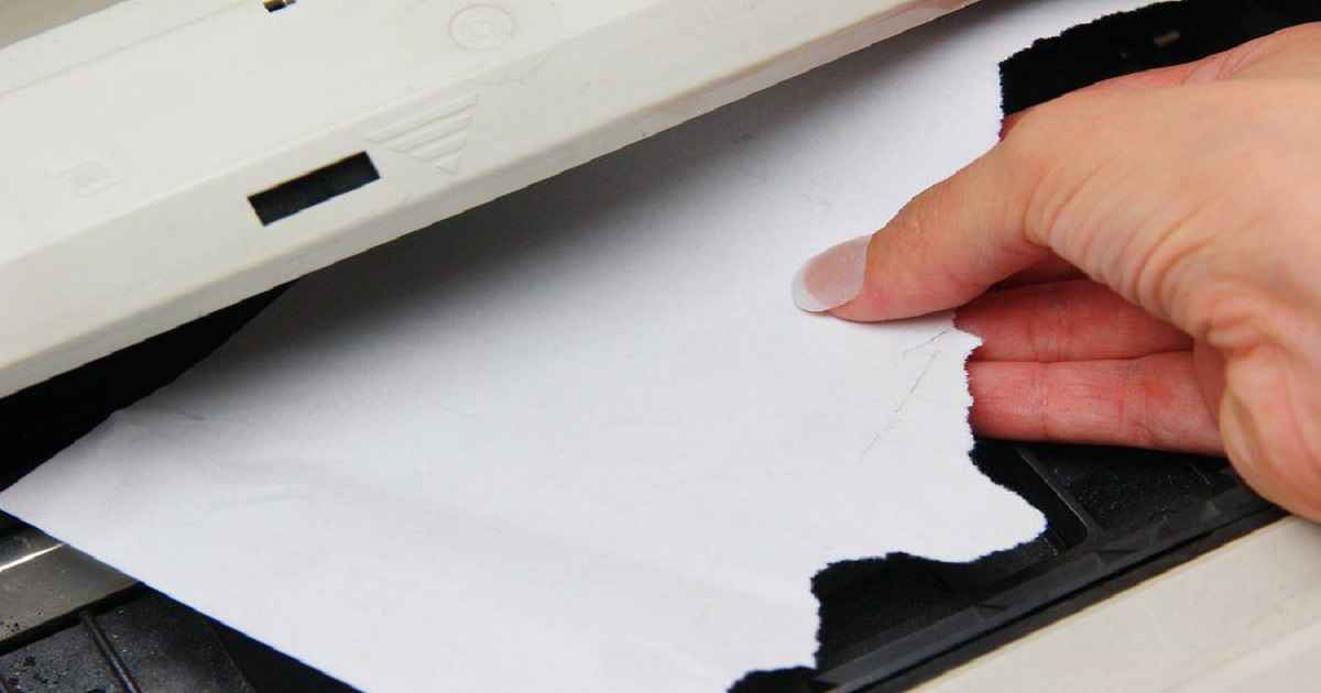 یکی از رایجترین ارورهای پرینترهای لیزری hp، گیر کردن کاغذ است.